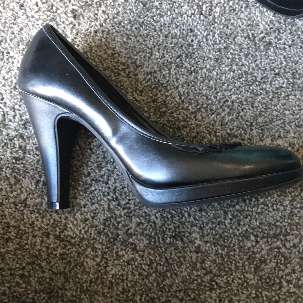 Black high heel shoes size 7 EUC Worn one time